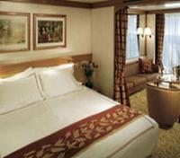 E Deluxe Suite (Deck 8-9)